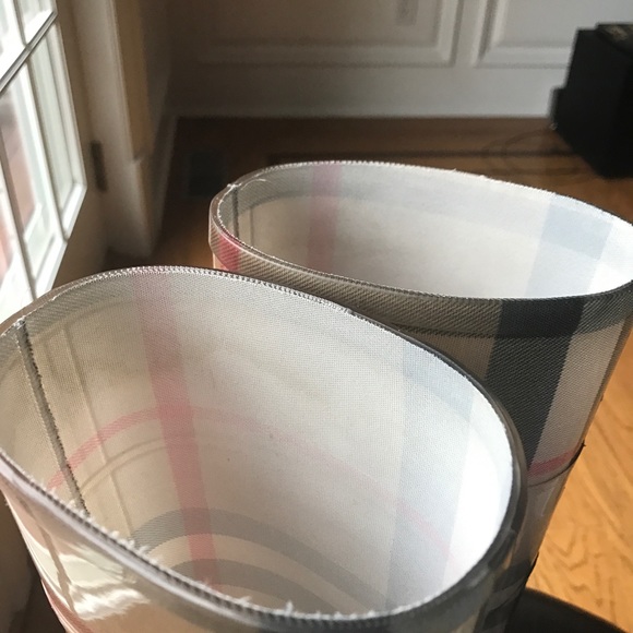 Burberry rain boots US size 7 - Picture 3 of 4