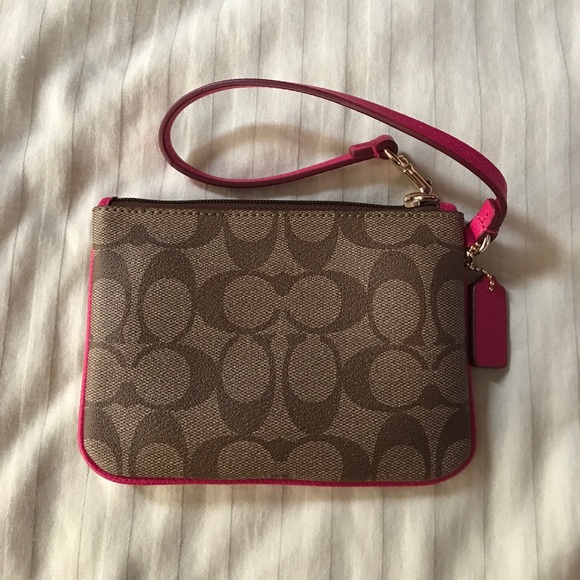 BRAND NEW Coach Wristlet - hot pink - Picture 2 of 3