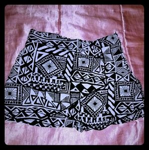 Cute Black and White Shorts/Skirt