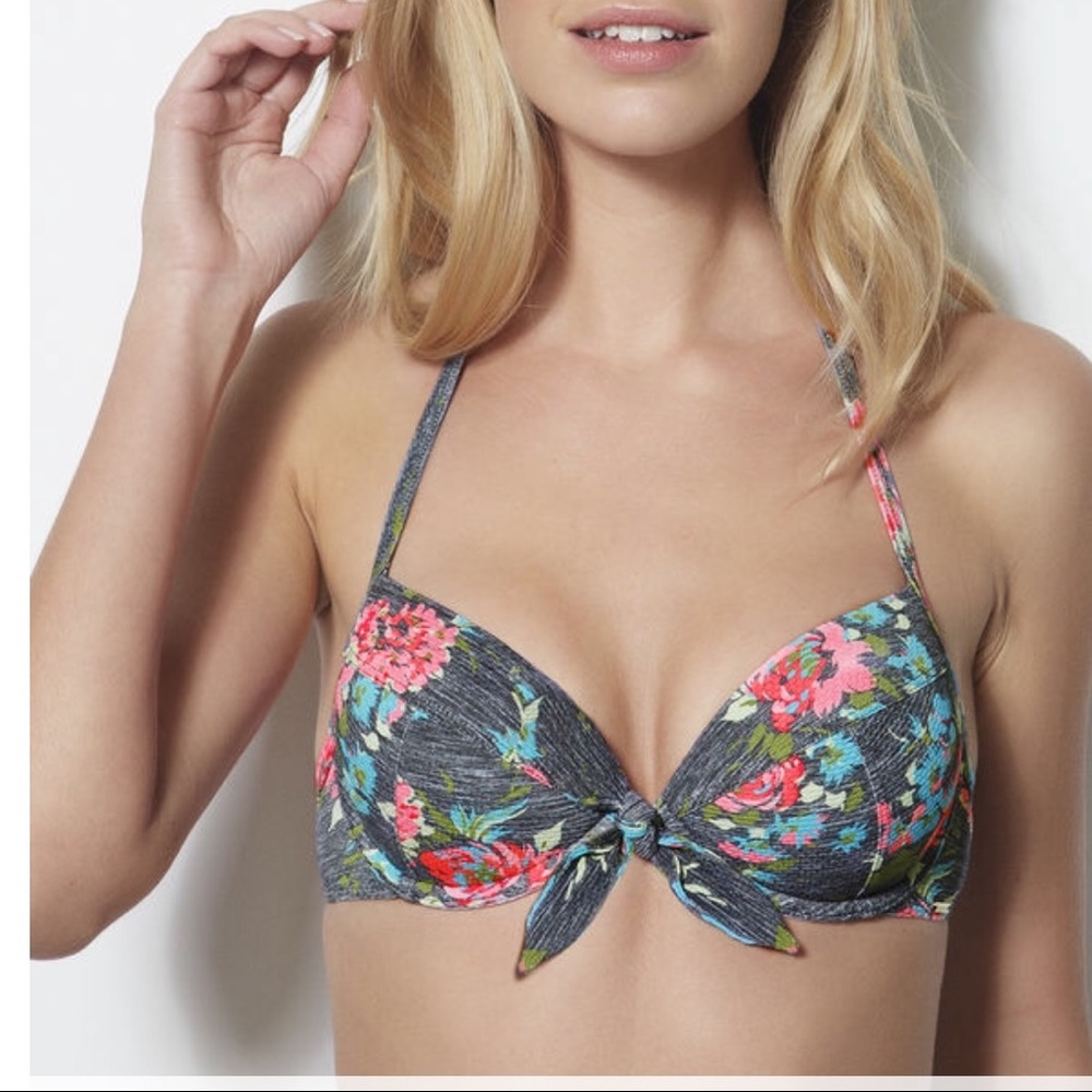 NWT 🌺Bondi Floral Bikini Top 36D