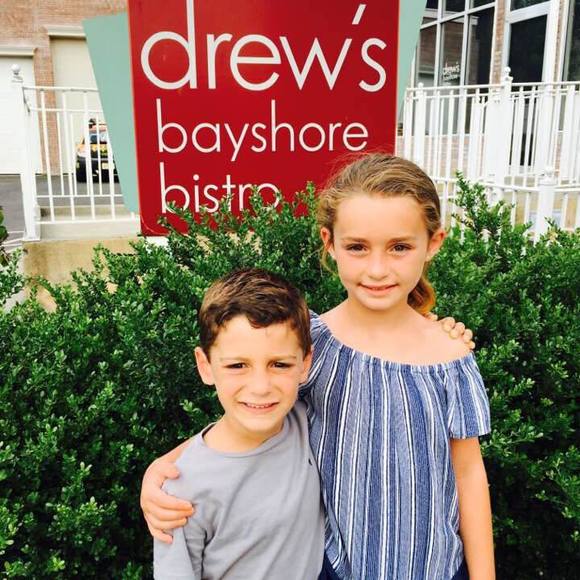 Meet your Posher, Melissa - Picture 1 of 1