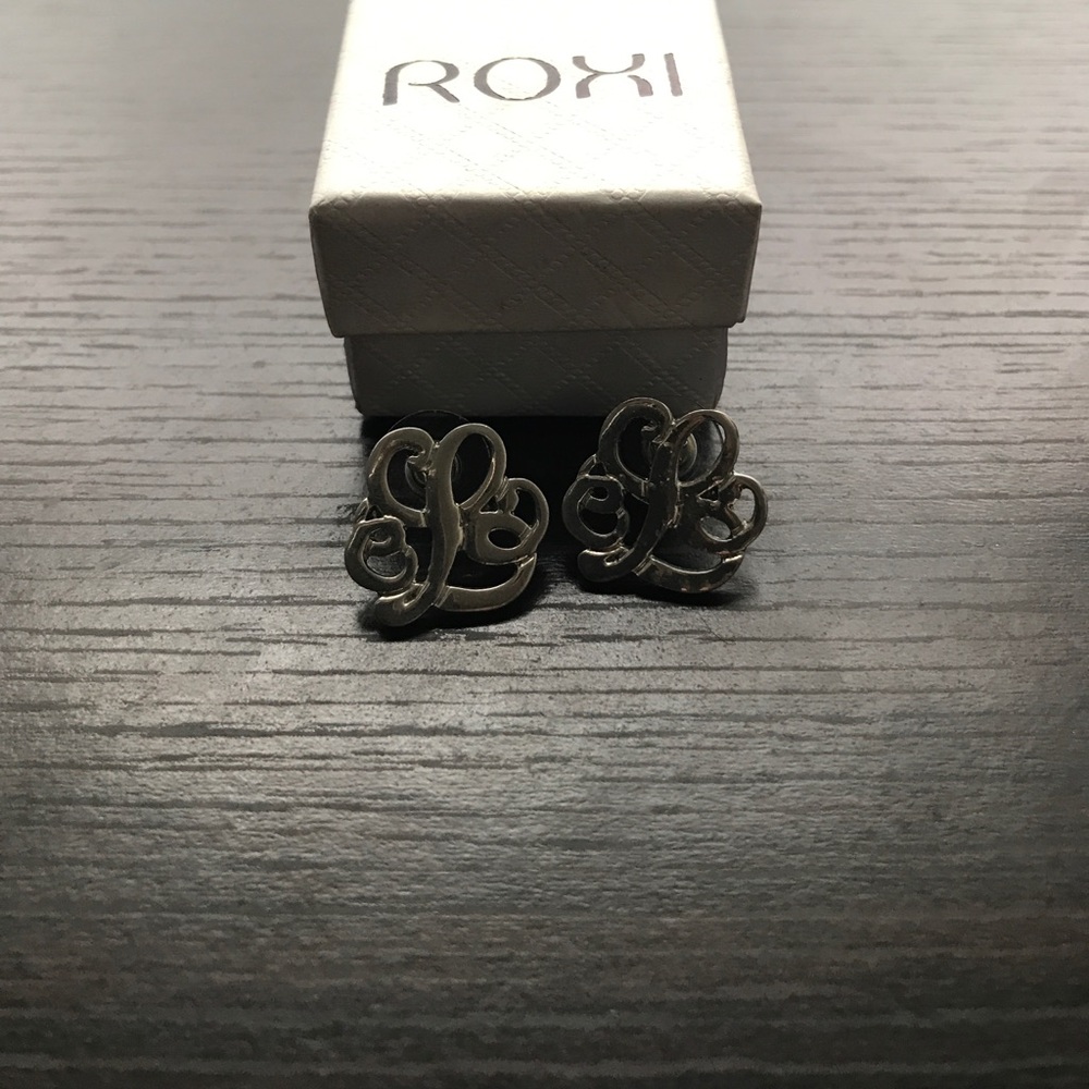 Silvery L earrings