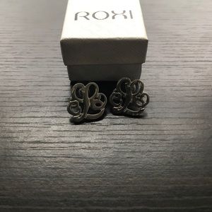 Silvery L earrings