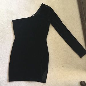 black one shoulder velvet mini dress