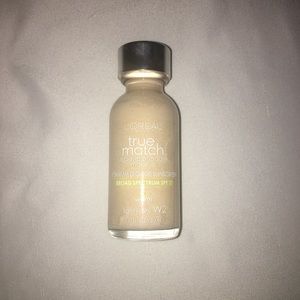 L'ORÉAL true match foundation; light ivory W2