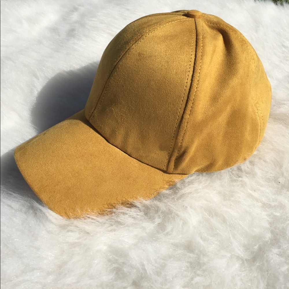 YELLOW SUEDE BASEBALL CAP