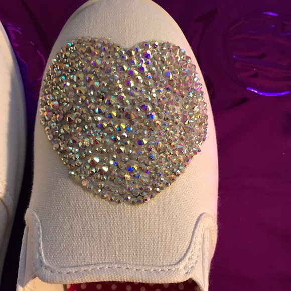 Canvas shoes with rhinestone heart. NWOT - Picture 4 of 5