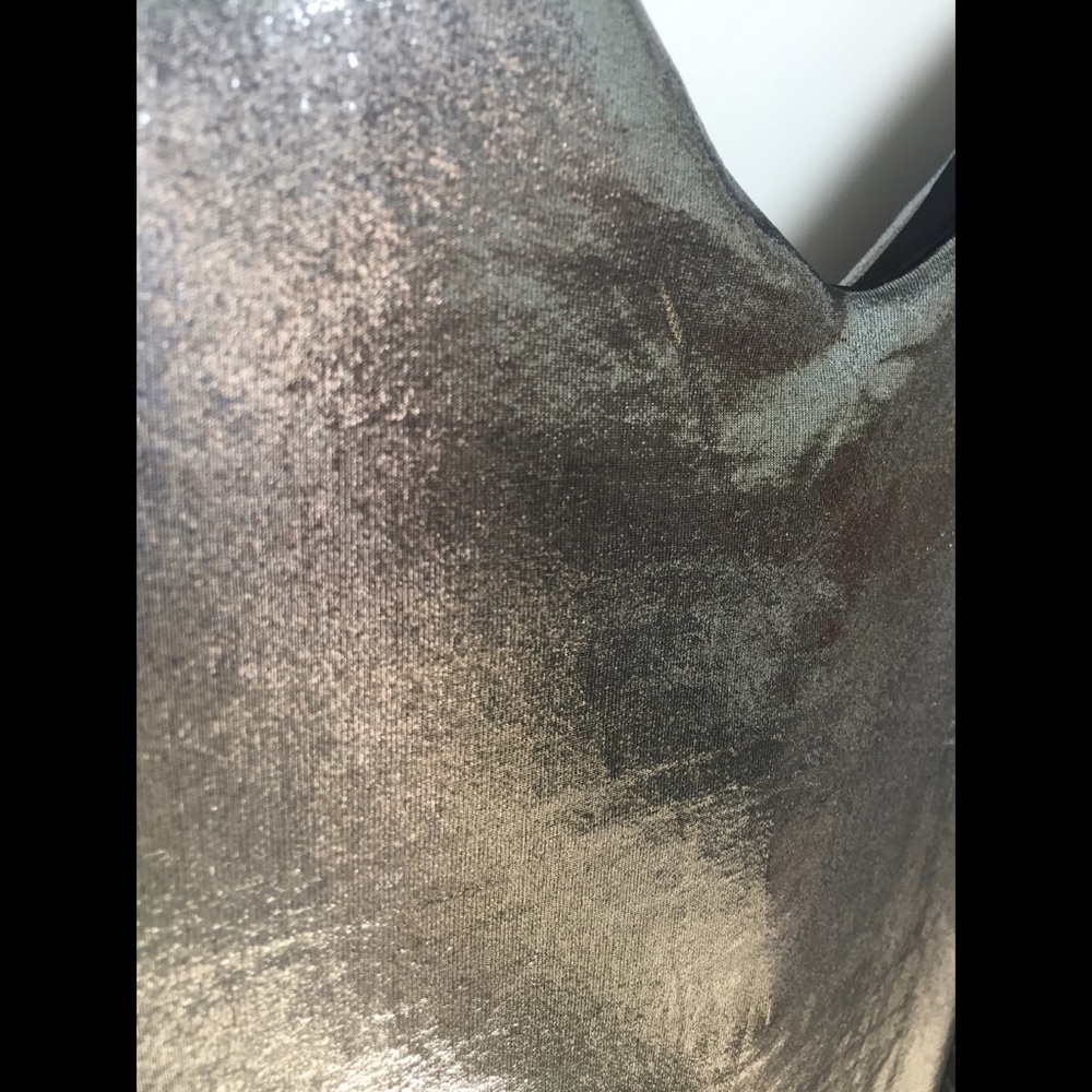 NWT Metallic Tank - Picture 3 of 4