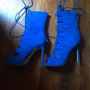 💙💙 Lace up open toe booties💙💙