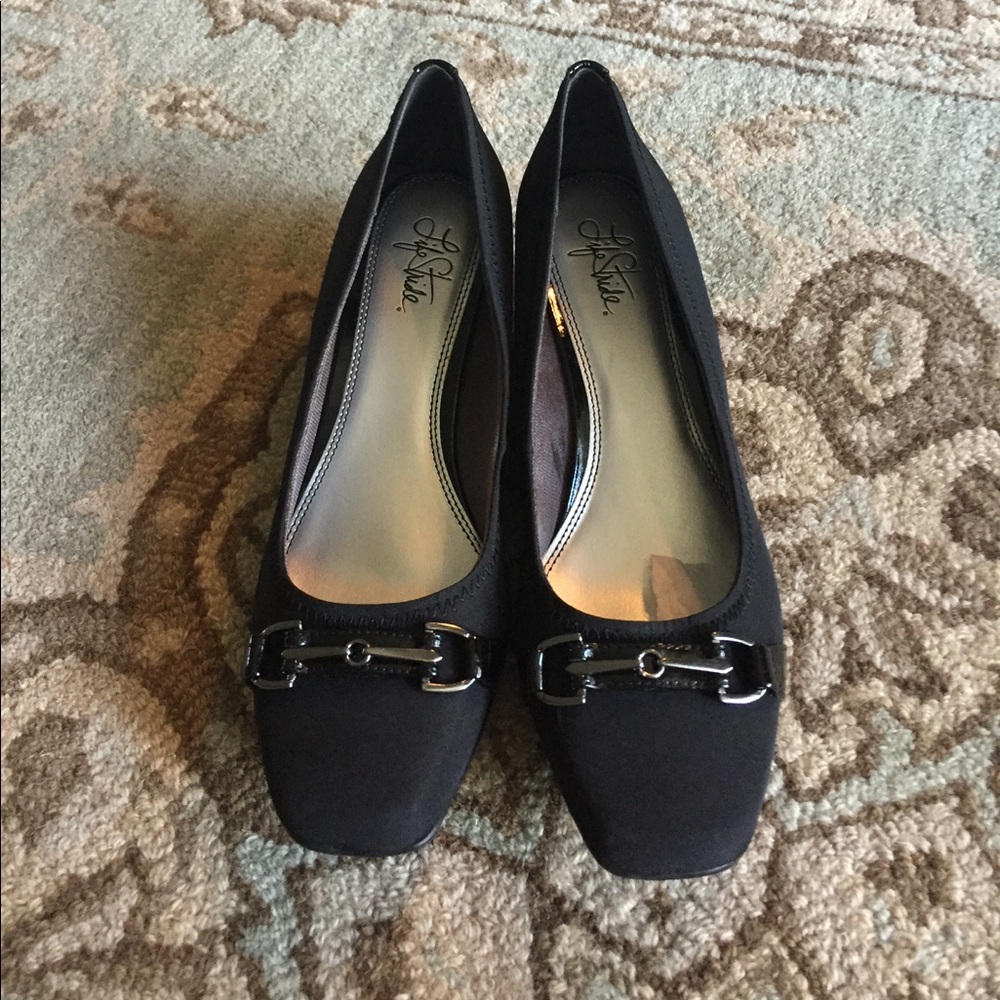 LIFE STRIDE, “NEW!” Classic Wedge Shoe