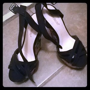 Shoedazzle Floral Wedges