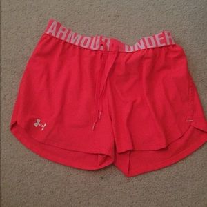 Under Armour shorts size small