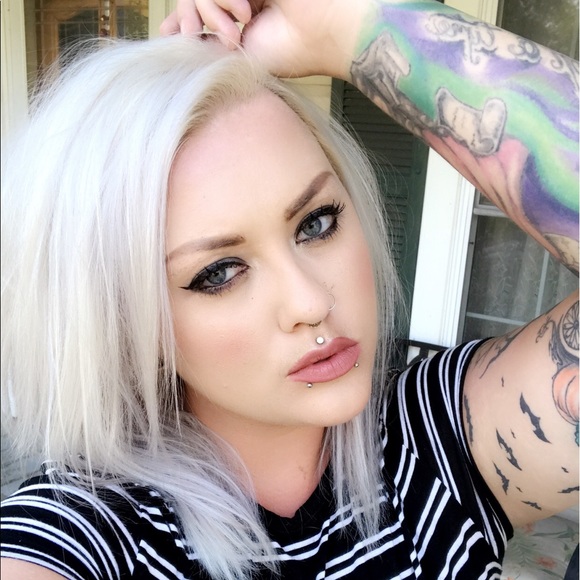 Meet your Posher, Shawna - Picture 1 of 1