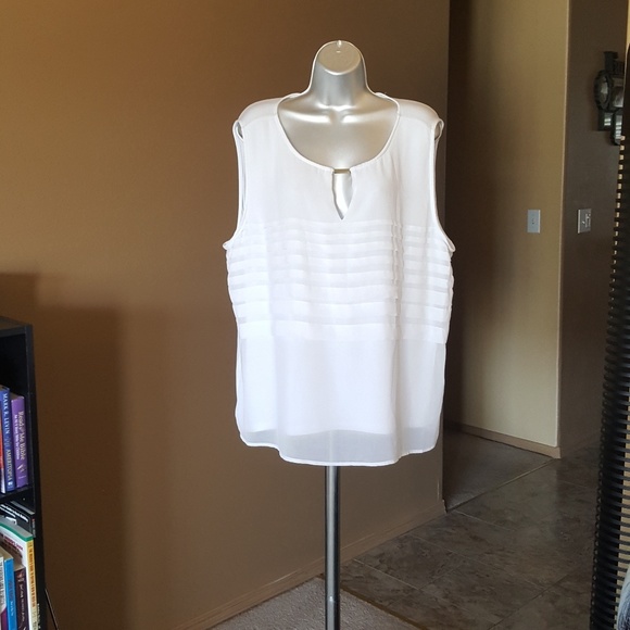 Avenue Tops - NWOT PLUS SIZE WOMAN'S 2X Avenue top