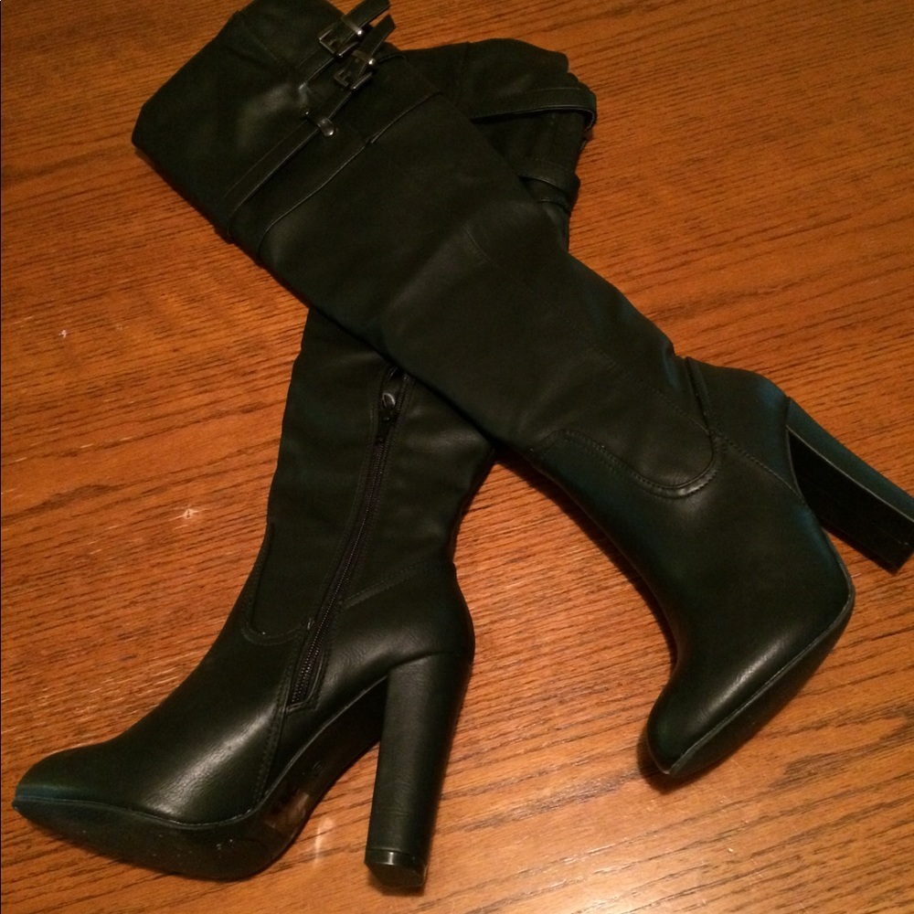 Charlotte Russe Black Knee High Aspen Boots Size 6