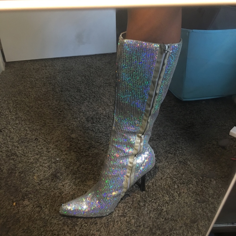 VINTAGE HOLOGRAPHIC ANNE MICHELLE BOOTS