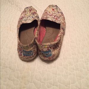 TOMS Paint Splatter
