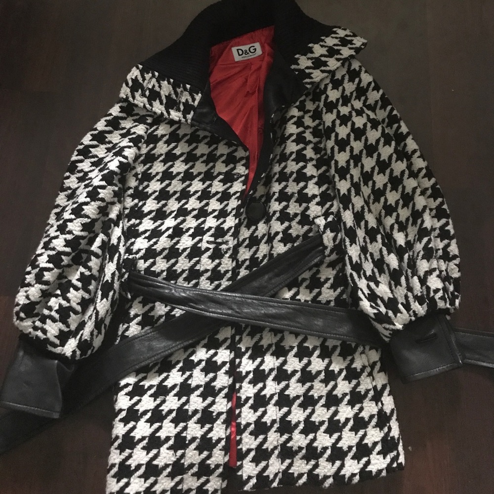 SOLD!!!    Pre owned Dolce and Gabbana wool coat