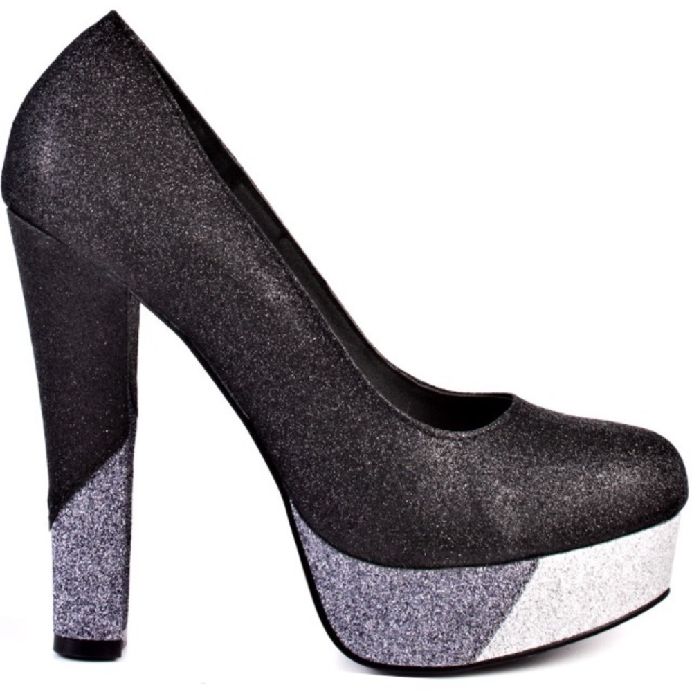💥💥💥💥💥Black and silver glitter heels