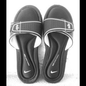 NIKE slide sandals