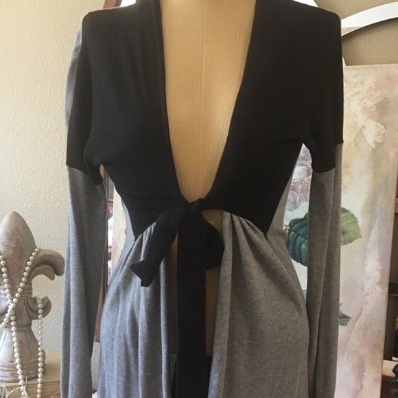 Tarnish Sweaters - Tarnish black/gray tie front long sweater Sz Small