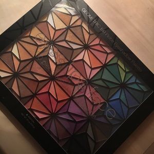 150 Piece Eyeshadow Palette