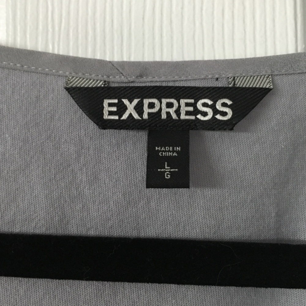 Fun and comfy grey sequin top - Picture 2 of 4