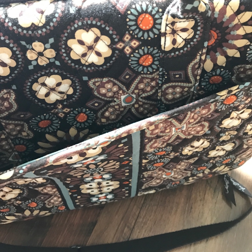 Vera Bradley Laptop Portfolio - Picture 3 of 6