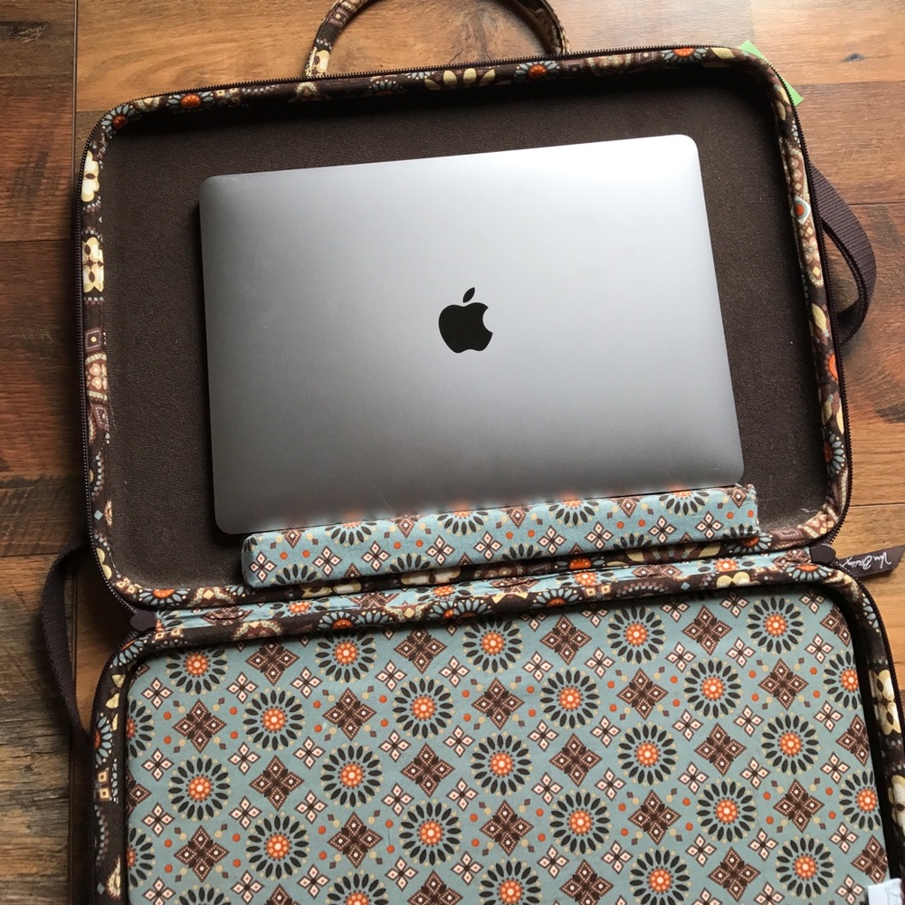 Vera Bradley Laptop Portfolio - Picture 5 of 6