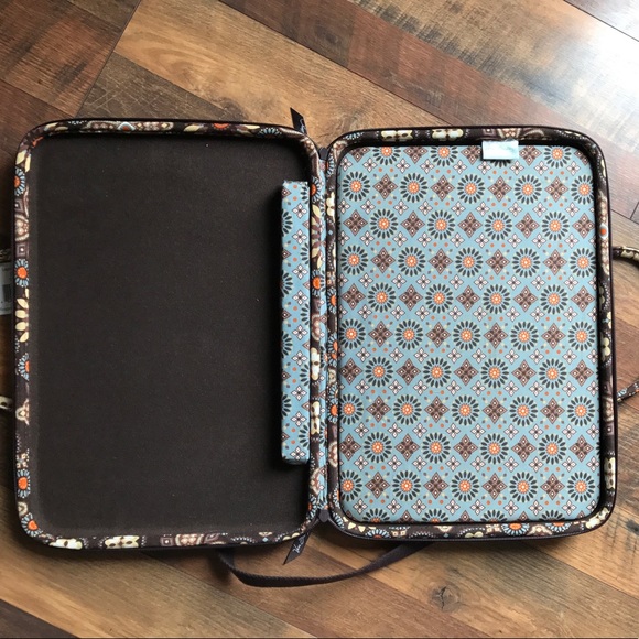 Vera Bradley Laptop Portfolio - Picture 2 of 6