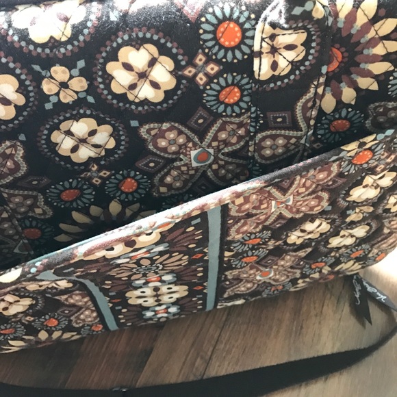 Vera Bradley Laptop Portfolio - Picture 3 of 6