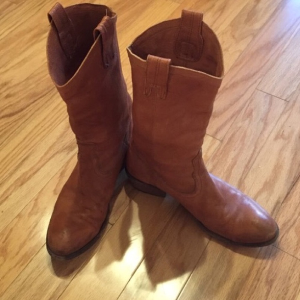 Frye Cowboy boots!