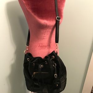 *CLOSET CLOSING*Scarleton shoulder bag