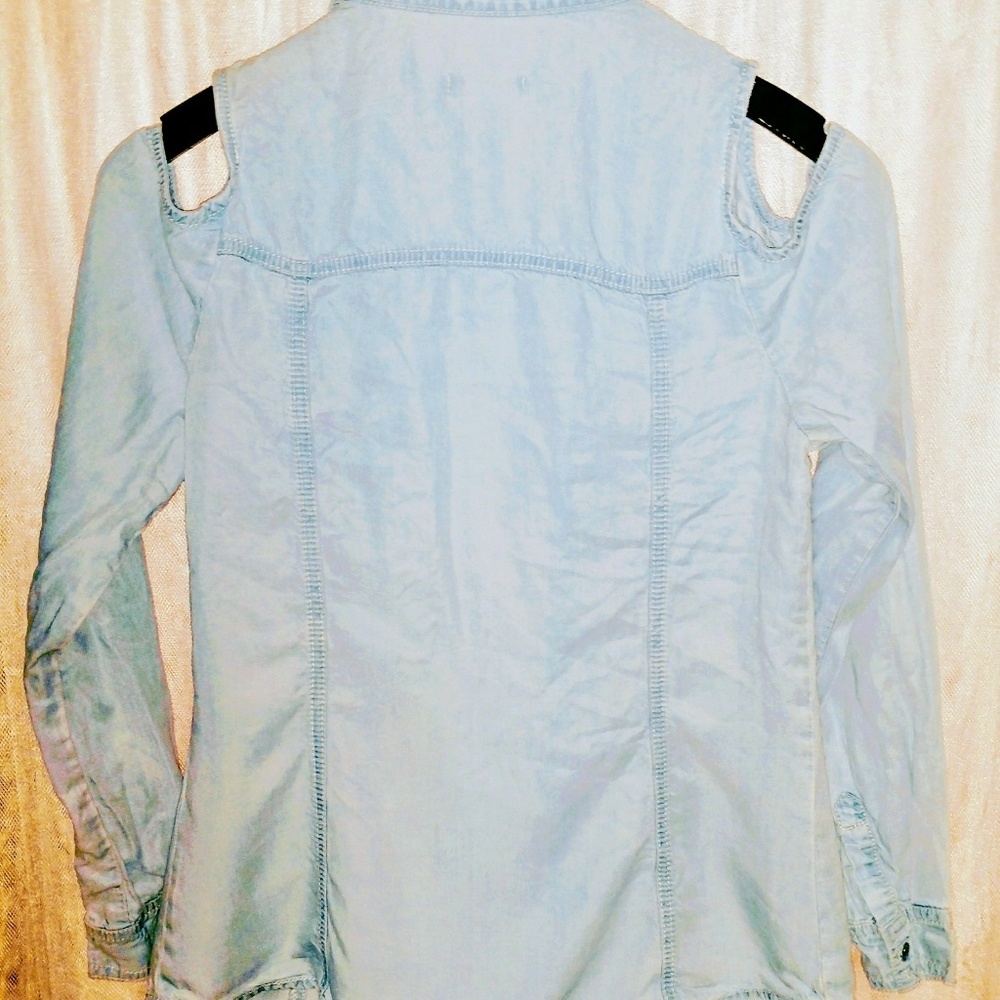 Cache button down top