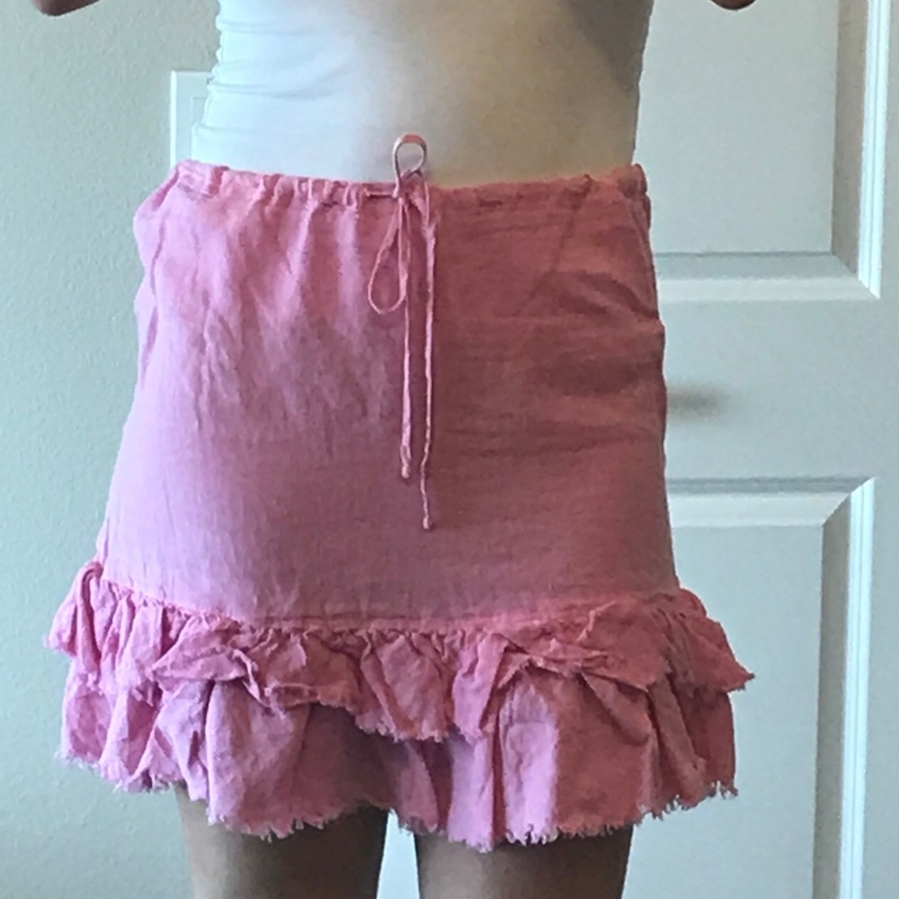 100% linen juicy couture pink ruffle bottom skirt