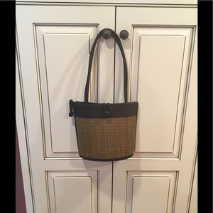 Small shoulder tote.