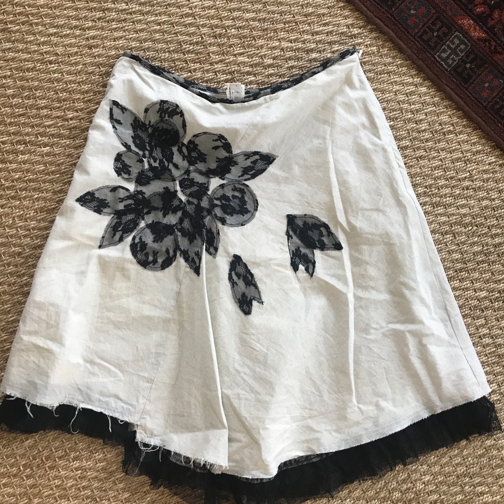 Free people skirt with raw edge and lace detail