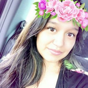 Meet your Posher, Claudia