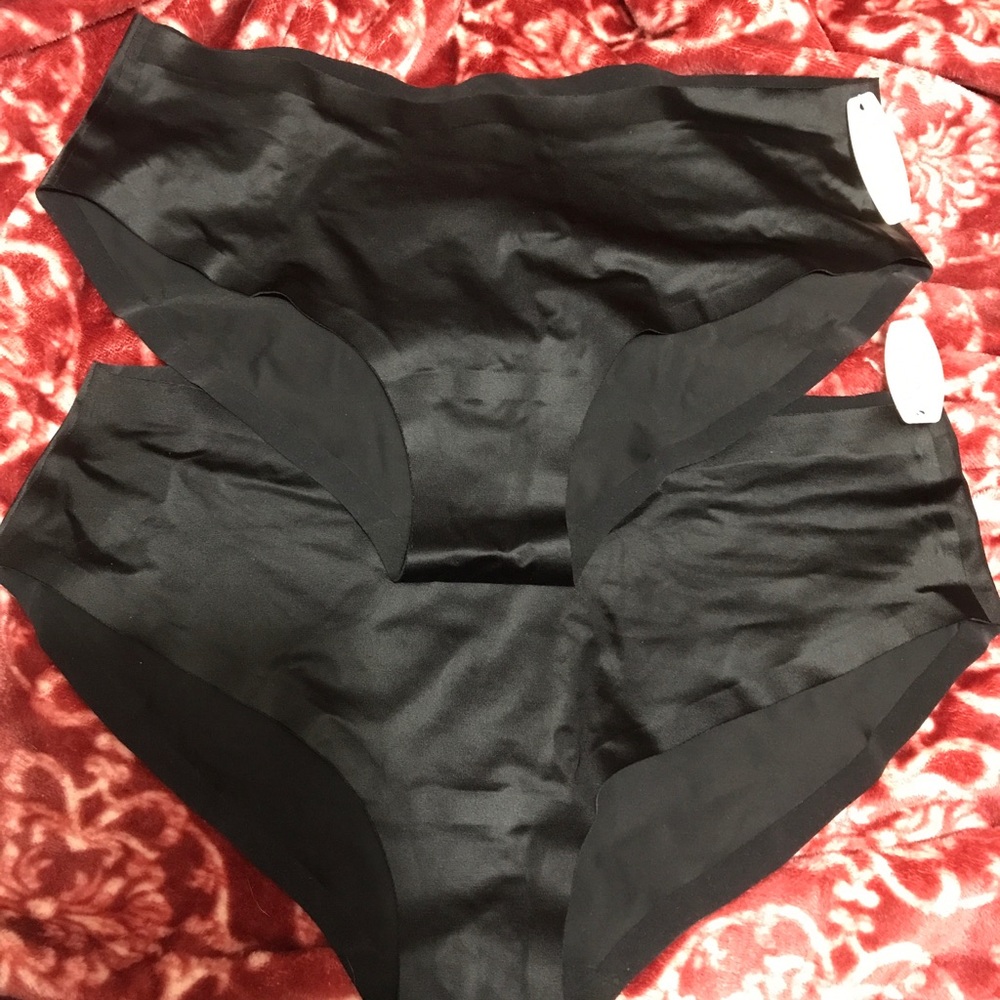 NWT Victoria's Secret L seamless 2 pair underwear