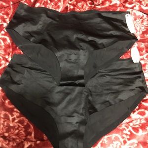 NWT Victoria's Secret L seamless 2 pair underwear