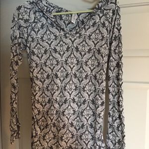 Hooded long sleeve shirt