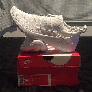 DS Nike Size 9.5 Pure White