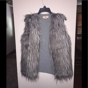 Fur Vest - silver
