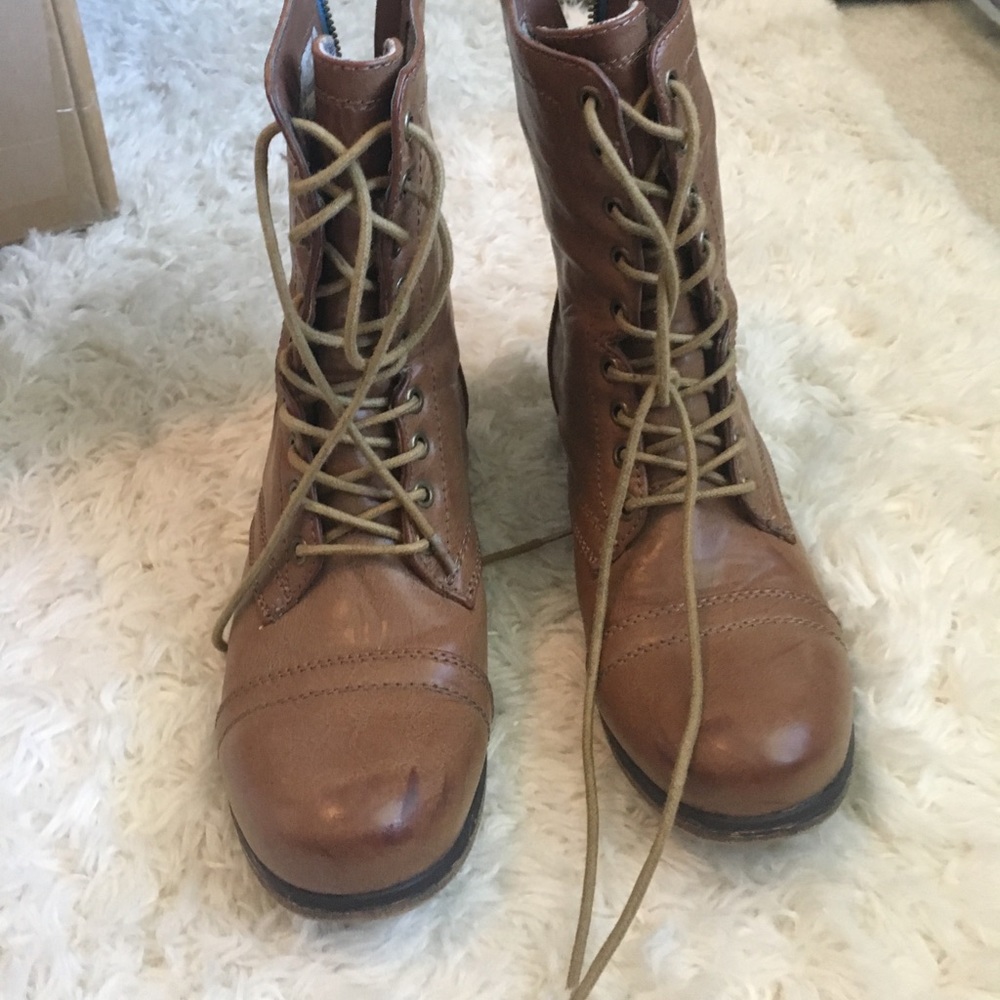 Adorable brown combat boots!