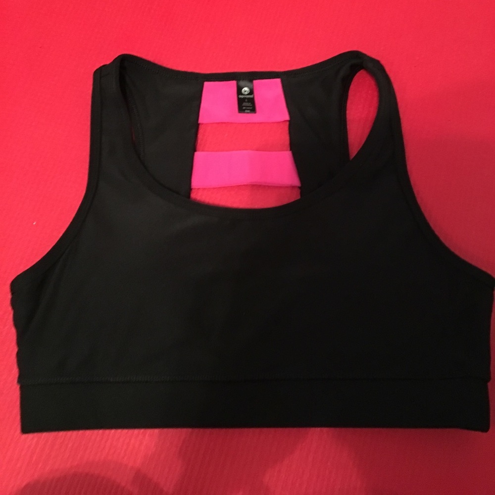 sports bra