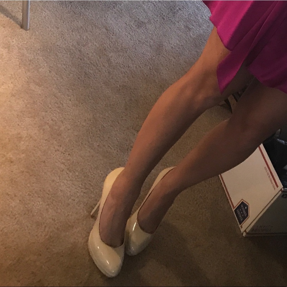 COLIN STUART NUDE PUMPS