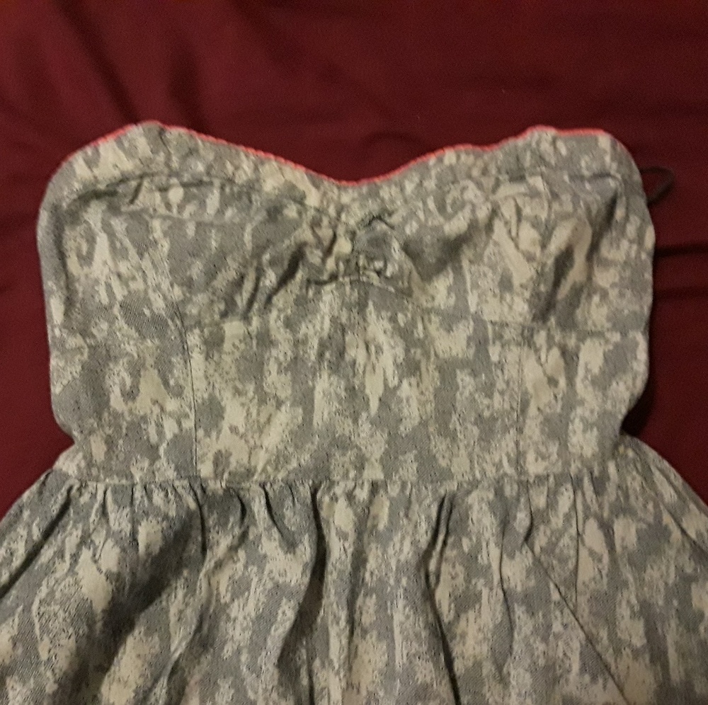 Strapless dress