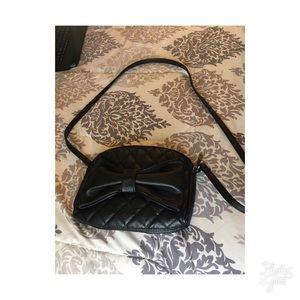 FLASH SALE 🌻🌻 "bow" cross body bag