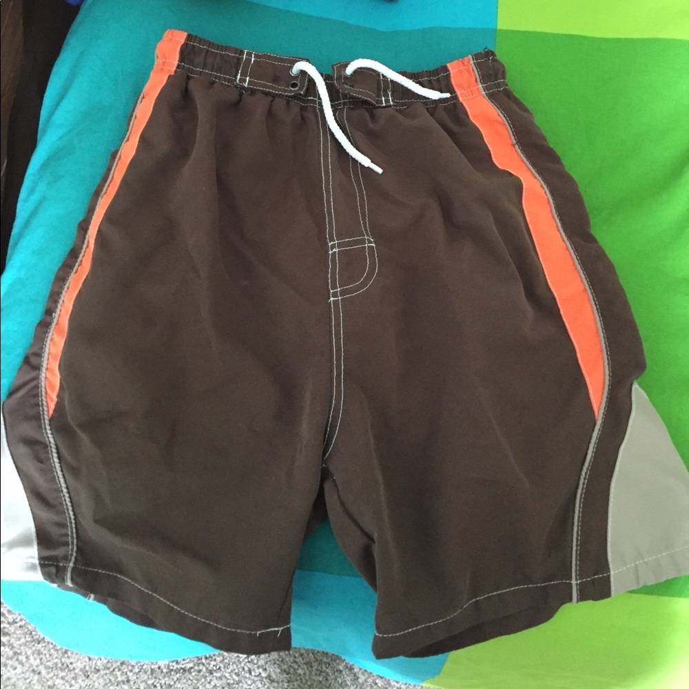 Boys baiting trunks in size 8-10