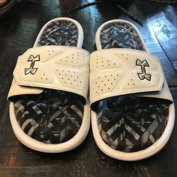Under armour slides. - Picture 3 of 3